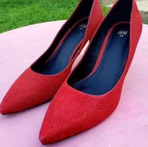 H&M Red "Glitter" Pumps. Shoe Size 39 (8-8.5). Great Condition.